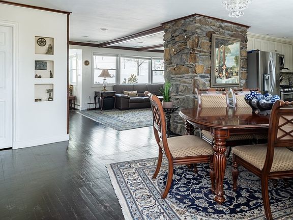 3rd image of 5 Wiswall Rd