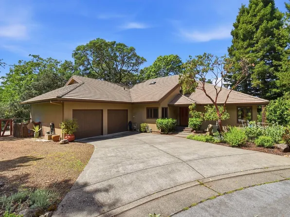 4730 Woodcliff Court, Santa Rosa, CA 95405