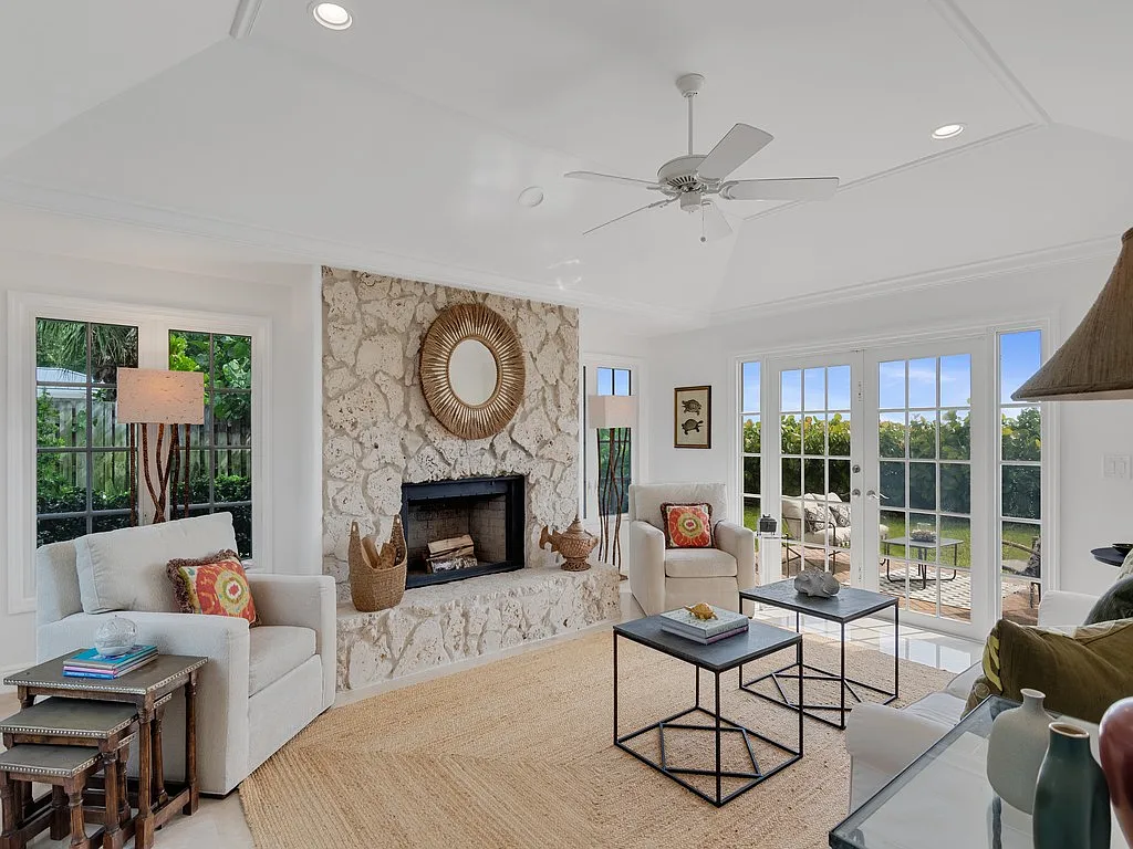 4 bed, 3.5 bath, 4060 sqft, $20,000 — Photo 4