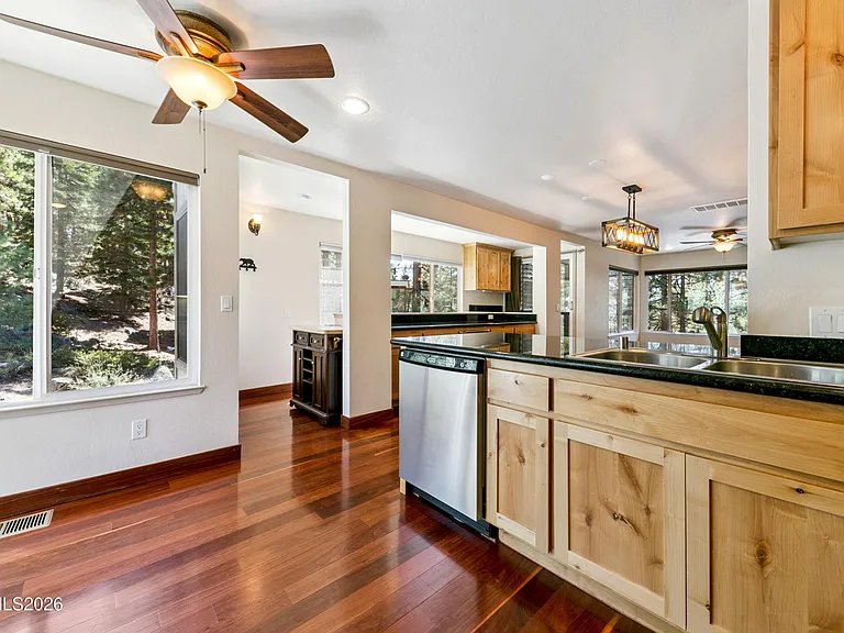 215 Clubhouse Cir — Photo 14