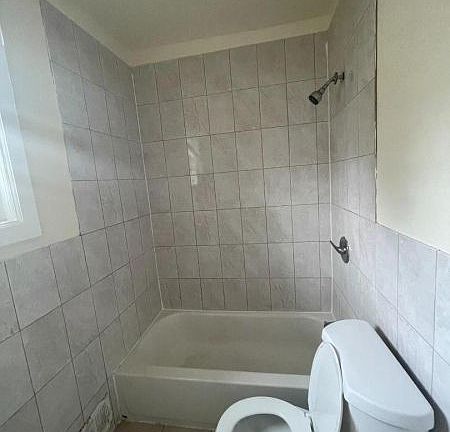 5th image of 405 S 12th St Floor 1