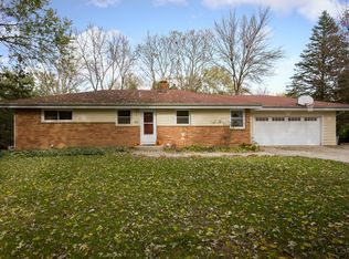 18550 Glenwood Ln, Brookfield, WI 53045