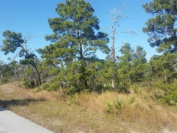 5th image of 228 Hunter Ave
