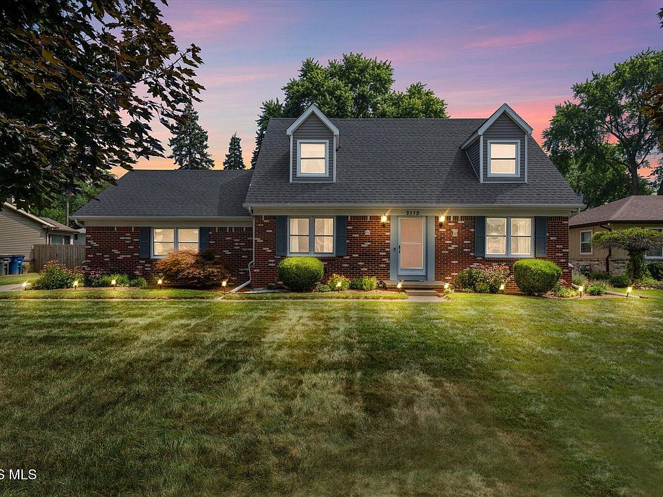 1st image of 2115 Thornapple Dr