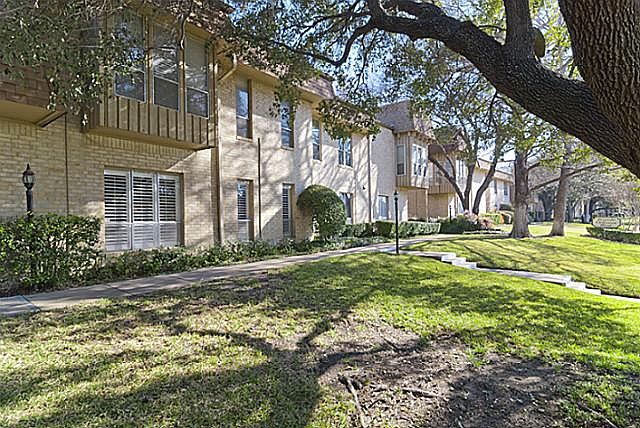 1st image of 4320 Bellaire Dr S APT 202