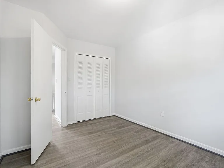 9178 Laurelwood Ct — Photo 27