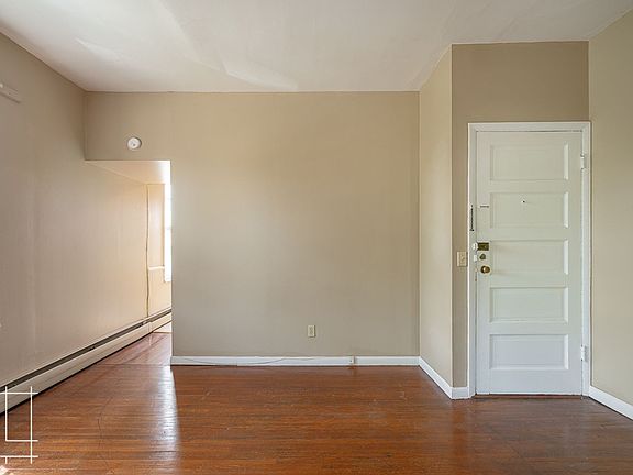 4th image of 297-301 W 6th Ave #B