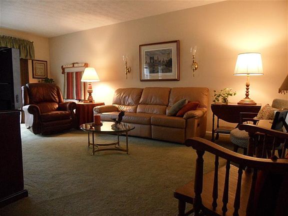 2nd image of 97 Applewood Dr #97