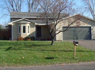 7505 Edgewood Dr, Mounds View, MN 55112