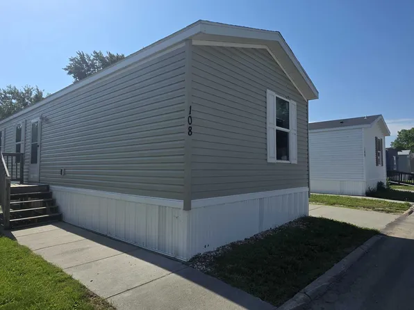 3510 N 9th St #108, Carter Lake, IA 51510
