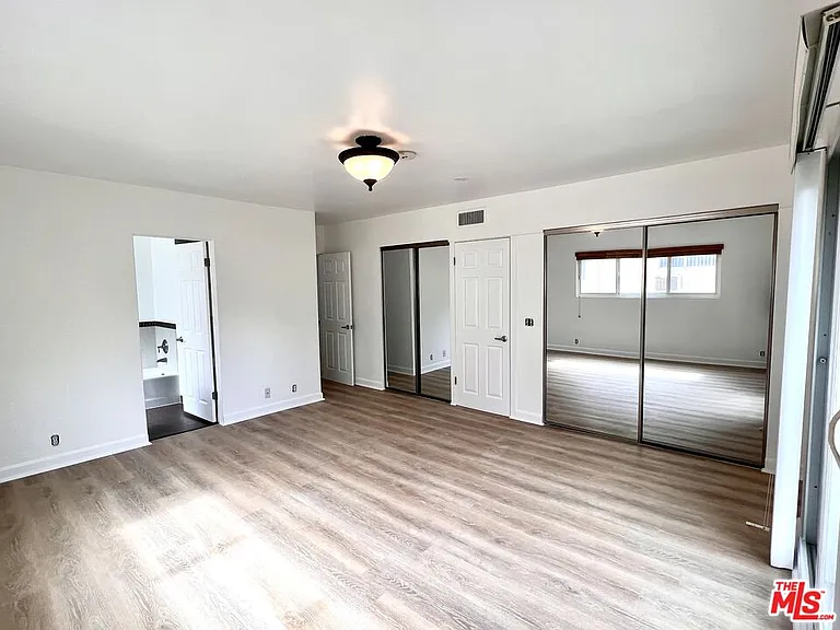 415 N Palm Dr #301 — Photo 15