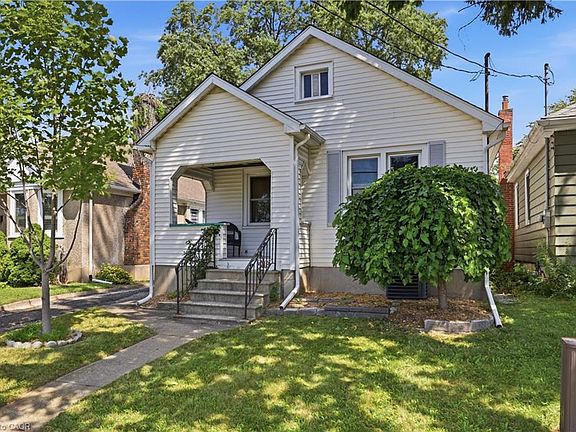 2nd image of 218 Lake St