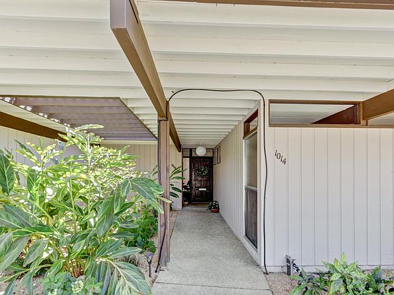 3rd image of 1014 Radcliffe Dr