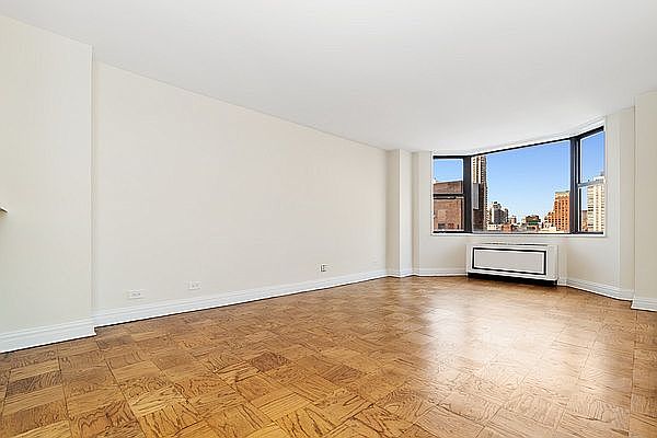 1st image of 1326 1st Ave #18J