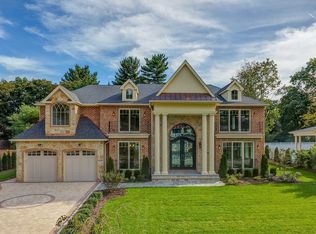 46 Clover Ln, Roslyn Heights, NY 11577