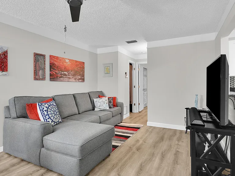 31 Lake Vista Trl #205 — Photo 6
