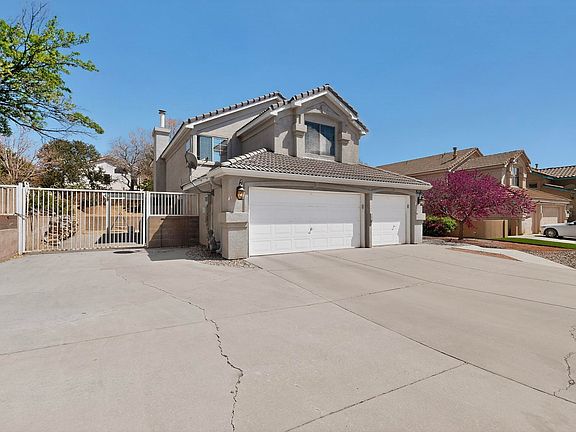 3rd image of 8448 Manuel Cia Pl NE