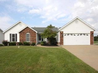71 N Joyce Ellen Way, Saint Peters, MO 63376