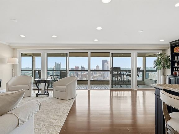 5th image of 111 Grandview Ave APT 703