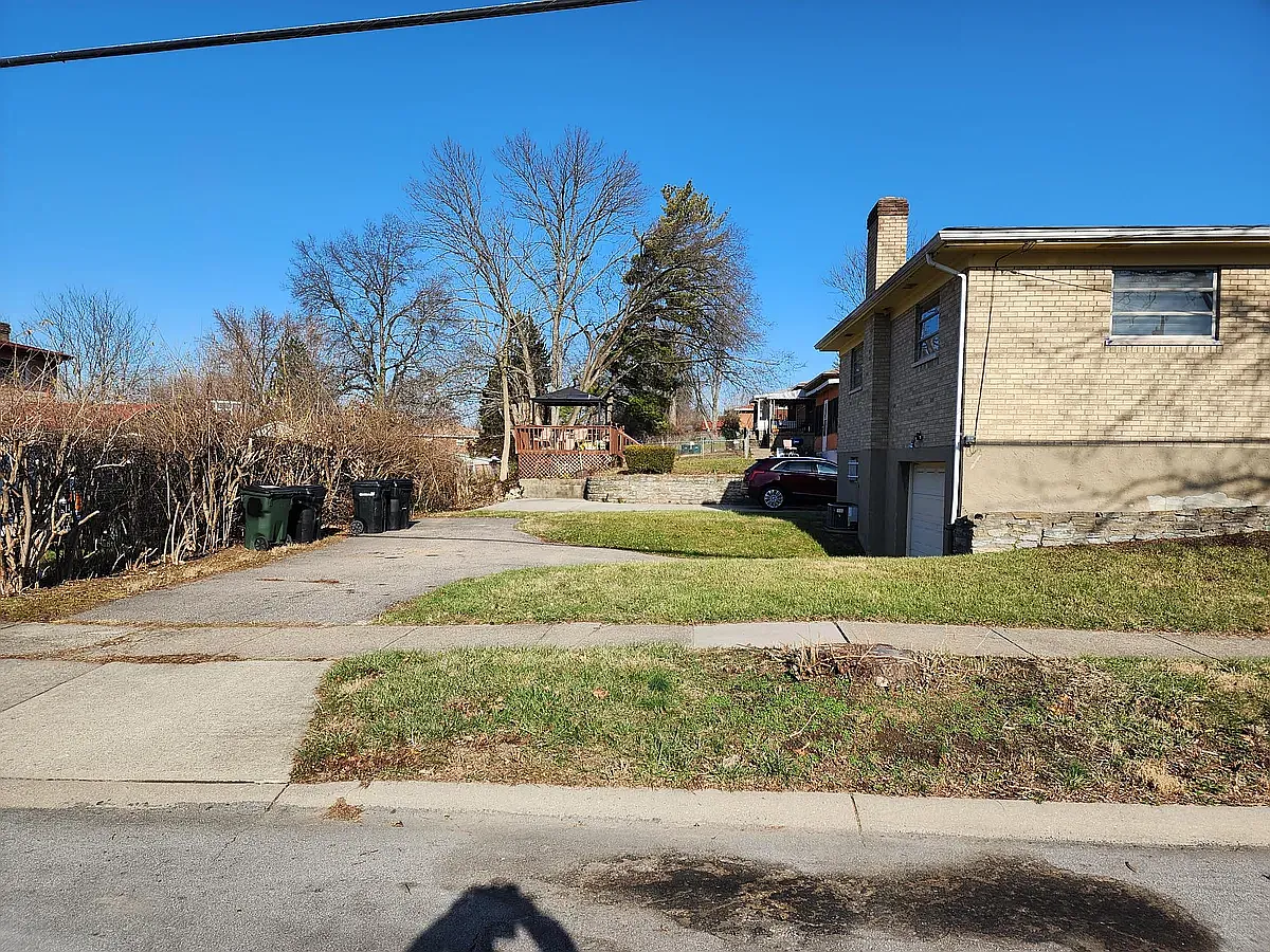 3 bed, 3.5 bath, 1376 sqft, $1,950 — Photo 2