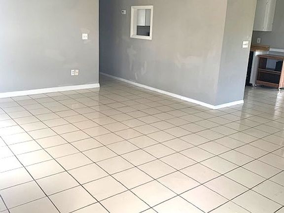 2nd image of 1181 Outlook Dr