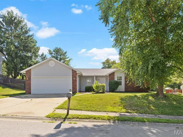 1406 Blackberry Ln, O'Fallon, IL 62269