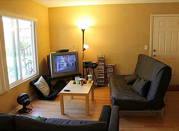 4th image of 4820 68th St Unit 2