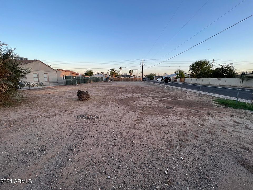 2nd image of 2602 W JEFFERSON Street #16 3
