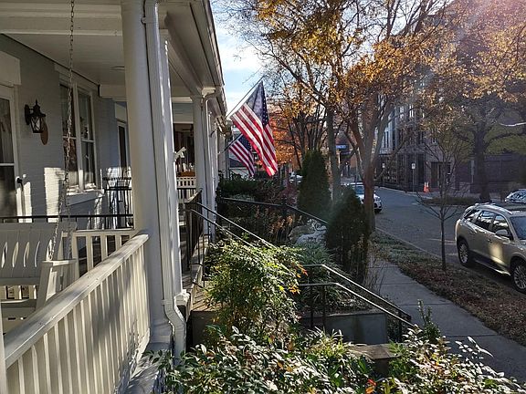 5th image of 115 Harvard St