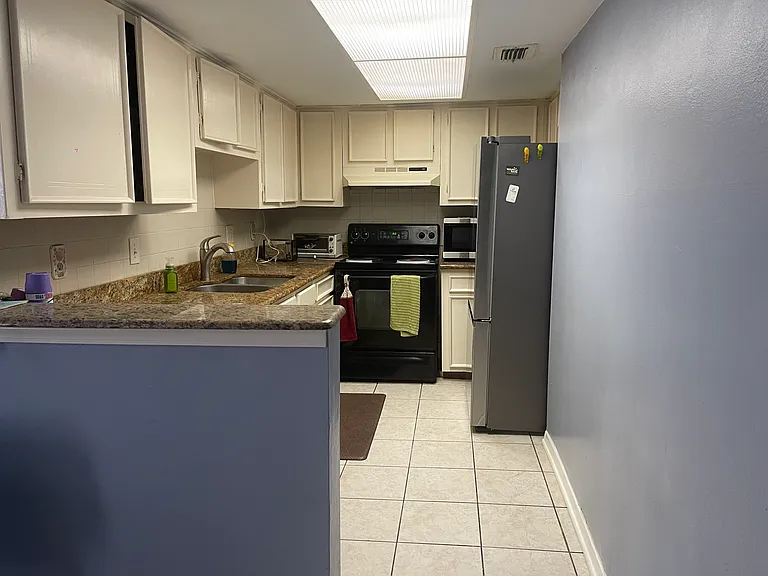 8325 La Roche Ln — Photo 3