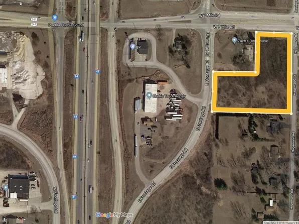 7930 HAGEMANN ROAD, Caledonia, WI 53108