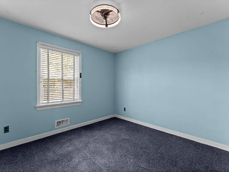 2220 Lauderdale Dr — Photo 31