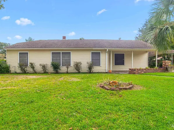 32 Bertram St, Pensacola, FL 32506