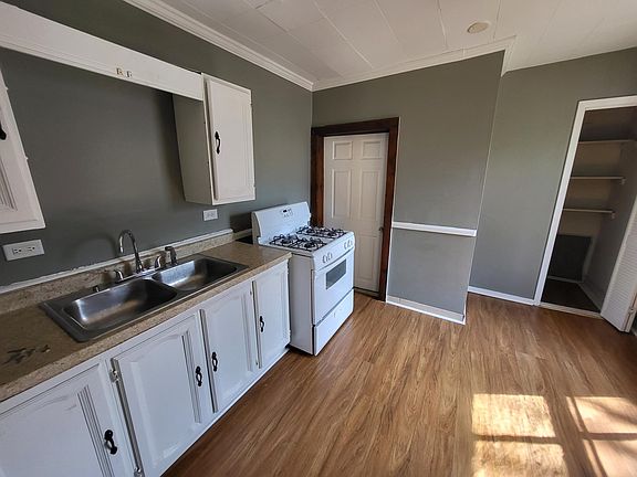 4th image of 66 S Elmwood Dr APT 2