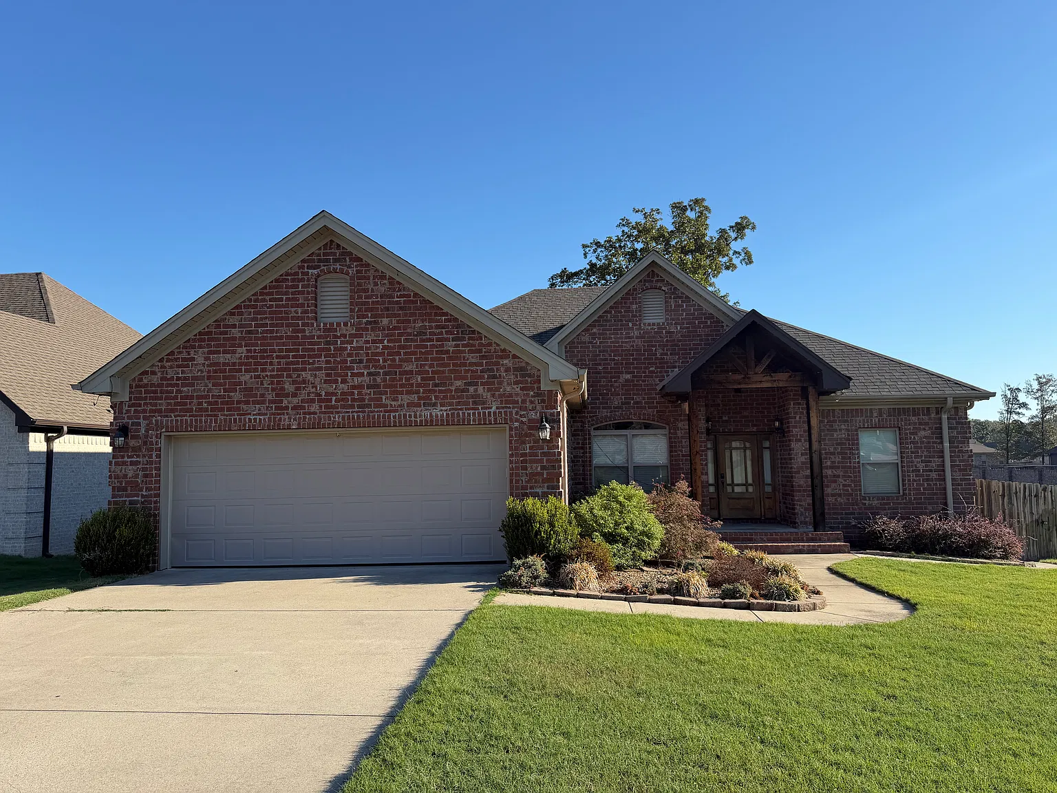 4 bed, 1850 sqft, $2,200 — Photo 1