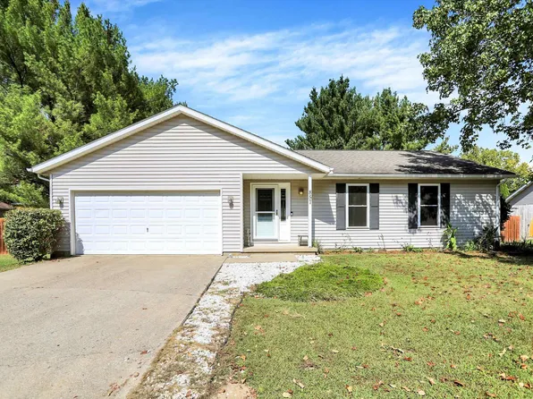 857 E Meadowlands Dr, Ellettsville, IN 47429