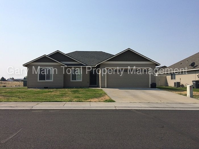 1st image of 812 7th Ave NE