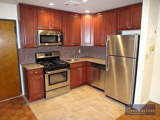 1st image of 174 Carroll St APT 1C