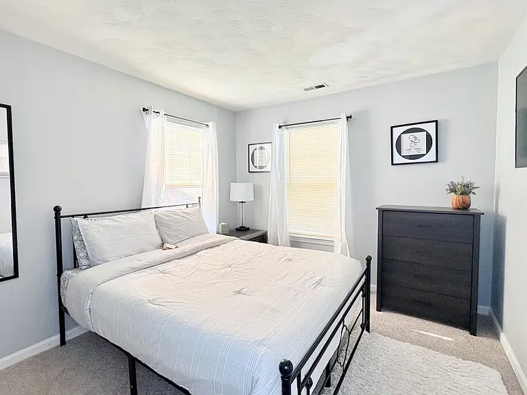 Clover Meadows Dr — Photo 5