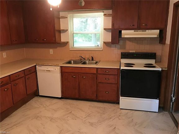 4th image of 1414 Hastings Dr