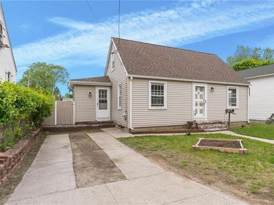 79 Arcadia Ave, Cranston, RI, 02910