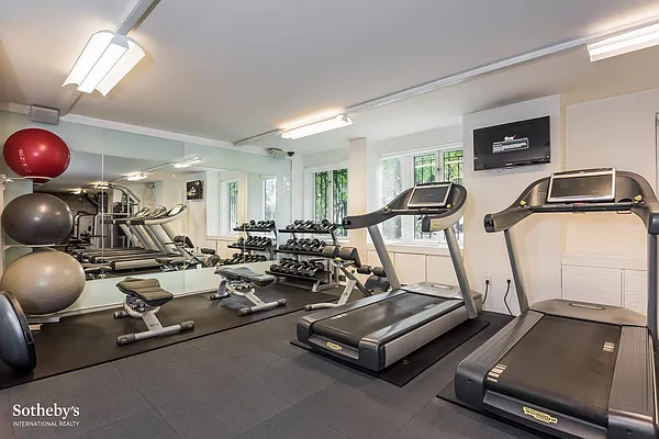 Rented by Sotheby's International Realty | media 28