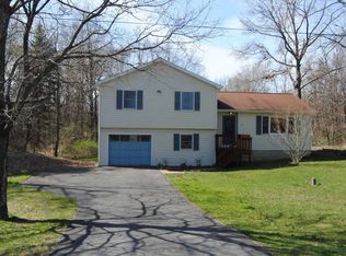 623 Twin Arch Rd, Rock Tavern, NY 12575
