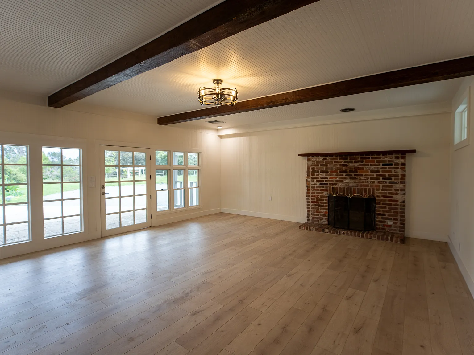 384 Crazy Horse Canyon Rd — Photo 1