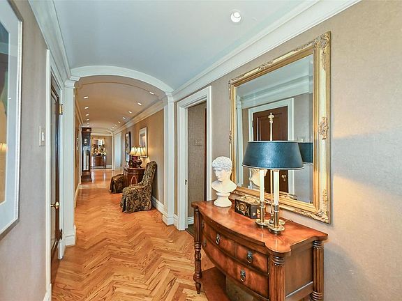 5th image of 410 N Newstead Ave APT 9W