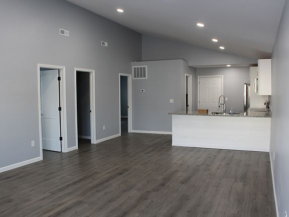 2nd image of 2233 Glasgow Ln