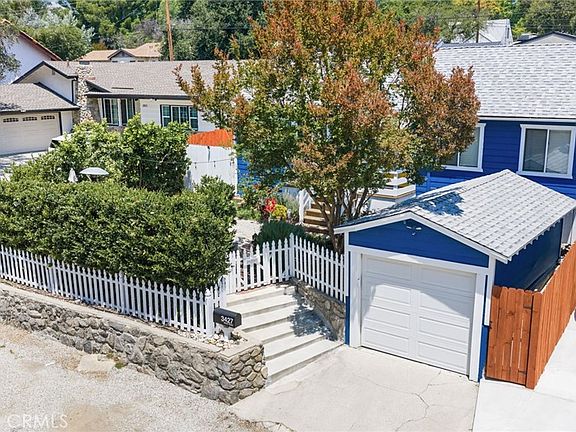 3rd image of 3427 Encinal Ave