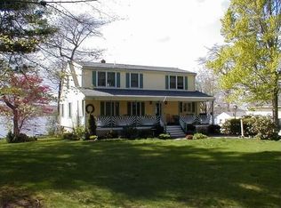 10 Edgewater Dr, Lakeville, MA 02347