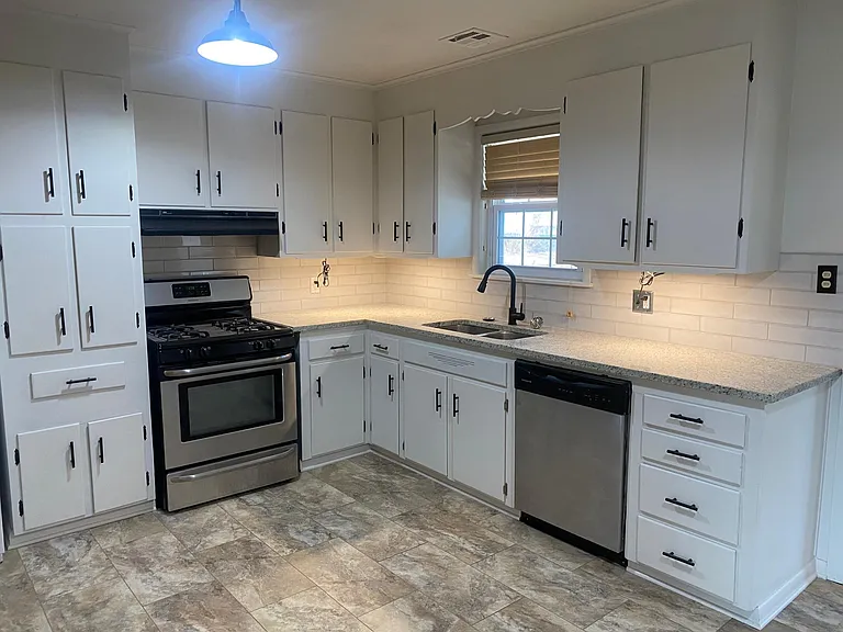 5519 S Madison Ave — Photo 8