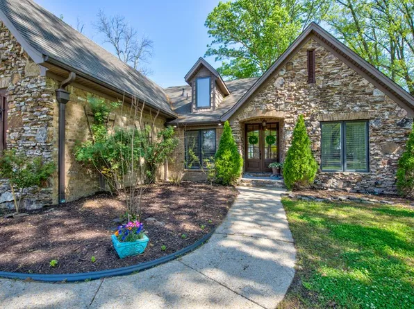 756 Pleasant Woods Dr, Marion, AR 72364